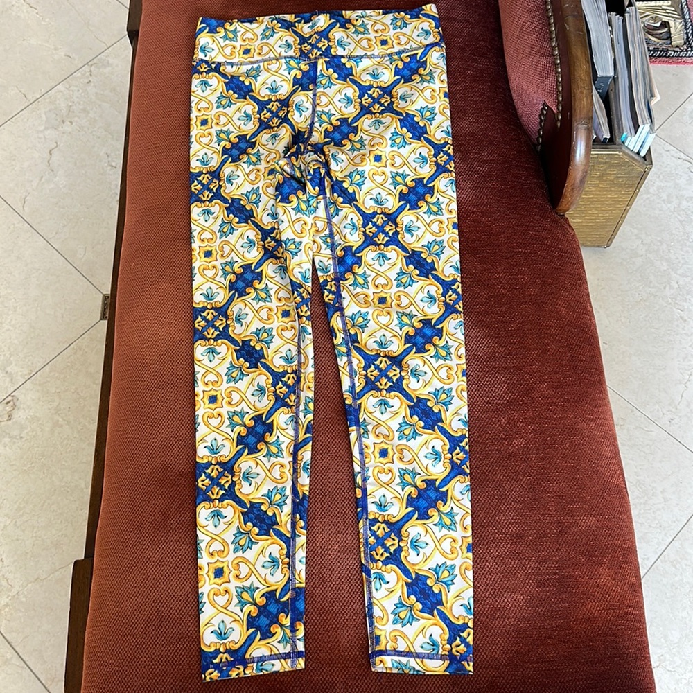 Terez ceramic tile beautiful legging M with Matching bra in L.